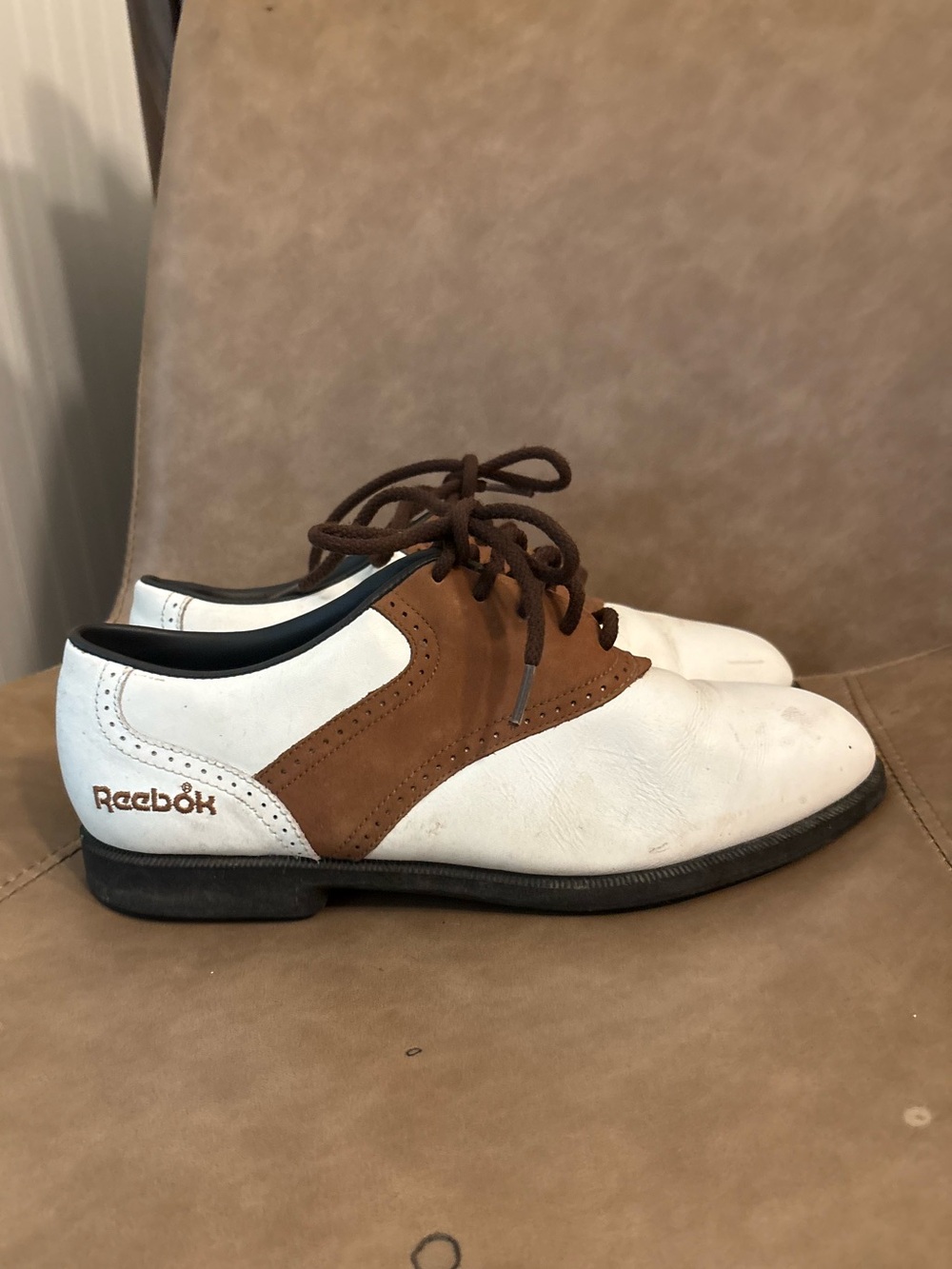 Reebok brown white lace up classy golf shoes sneakers size 9.5